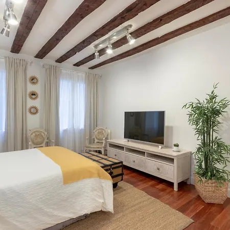 Apartament Precioso Con Entrada Autonoma En El Casco Viejo